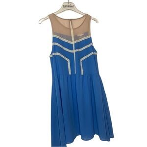 Lush NWOT Sleeveless Blue Cream Knee Length Dress